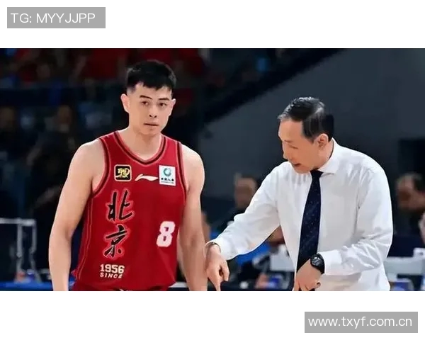 翟晓川与赵睿方硕共赏王楚钦比赛现场气氛热烈嗓音嘶哑尽显激情