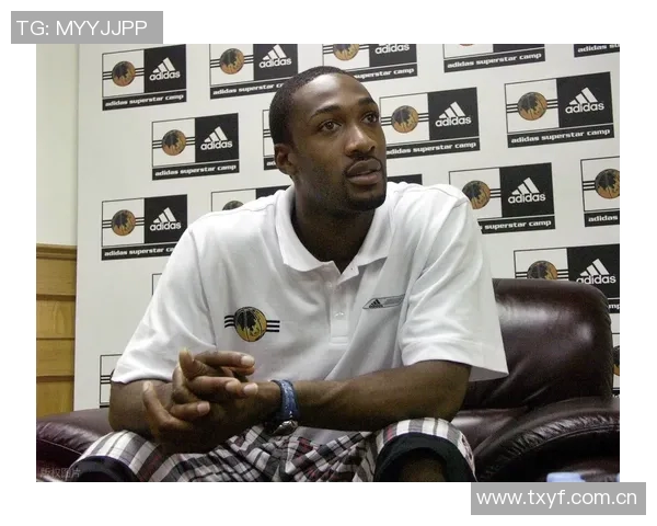 阿里纳斯谈三球纹身影响形象强调即使老詹也需遮掩纹身拍广告 阿里纳斯谈三球纹身影响形象强调即使老詹也需遮掩纹身拍广告