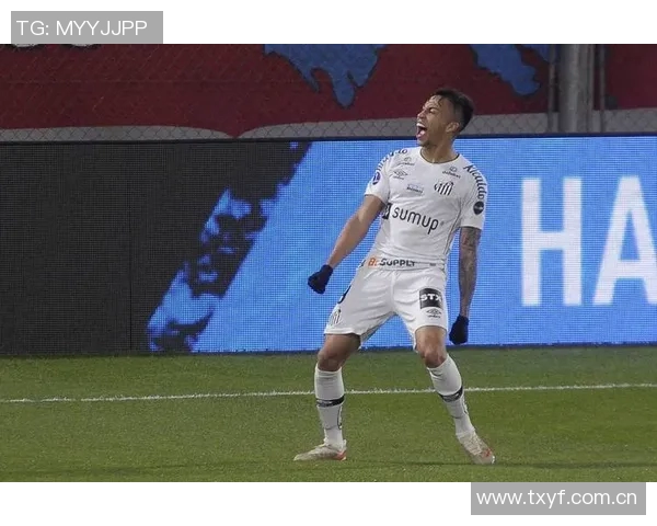 尤文旧将若热因不满裁判判罚做手铐手势被红牌罚下引发争议