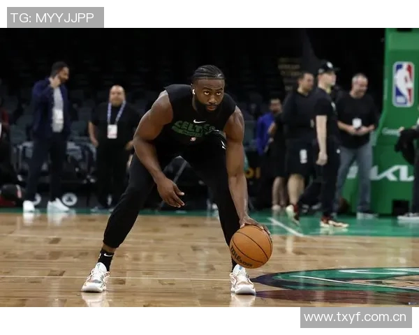 杰伦布朗强调球队需提升防守以应对对手二次进攻得分挑战