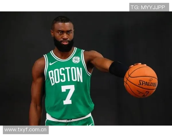 杰伦布朗分享全队胜利喜悦强调持续学习与进步的重要性 杰伦布朗分享全队胜利喜悦强调持续学习与进步的重要性