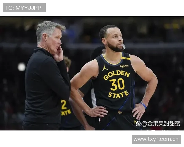 库里解析球队四人得分20的战术布局与个人影响力