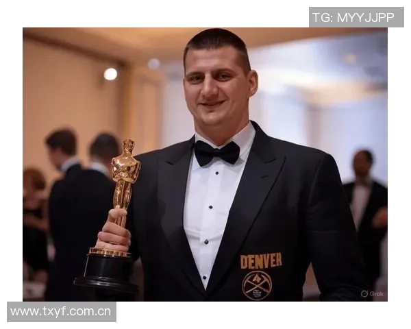 约基奇对抗训练后与裁判深入交流20分钟探讨比赛规则与判罚细节 约基奇对抗训练后与裁判深入交流20分钟探讨比赛规则与判罚细节