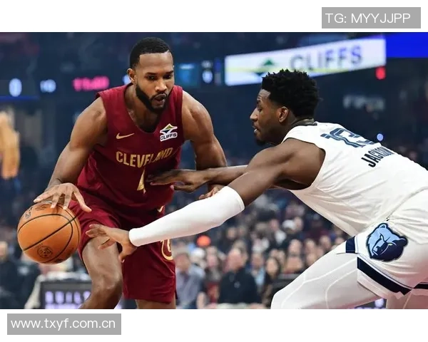 约基奇化身魔术师亚历山大与杨在费城的精彩对决 约基奇化身魔术师亚历山大与杨在费城的精彩对决